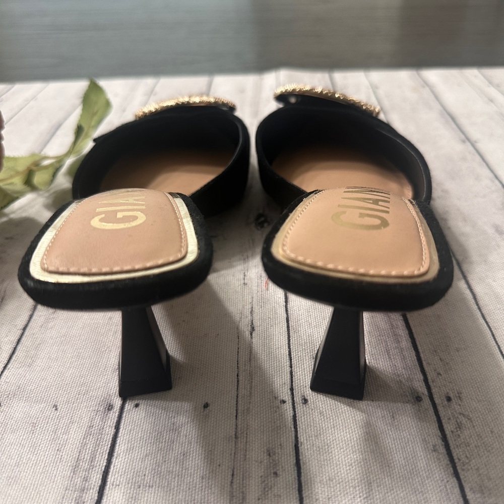 New Gianni Bini
Wendella Suede Buckle Ornament Dress Mules - Picture 10 of 10